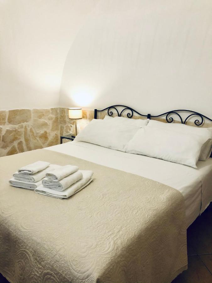 Dimora Bellini Apartment And Rooms Castellana Grotte Kültér fotó