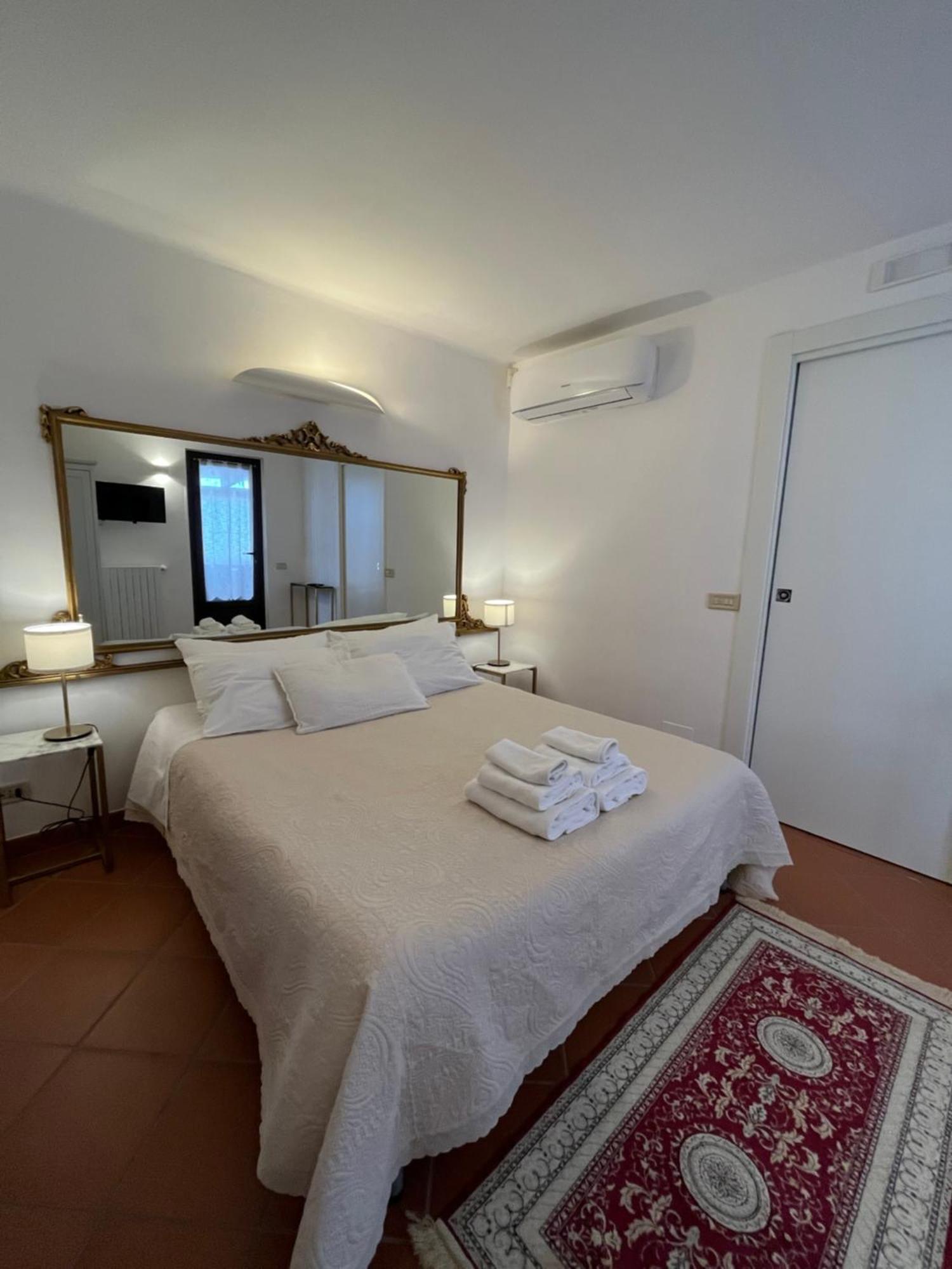Dimora Bellini Apartment And Rooms Castellana Grotte Kültér fotó